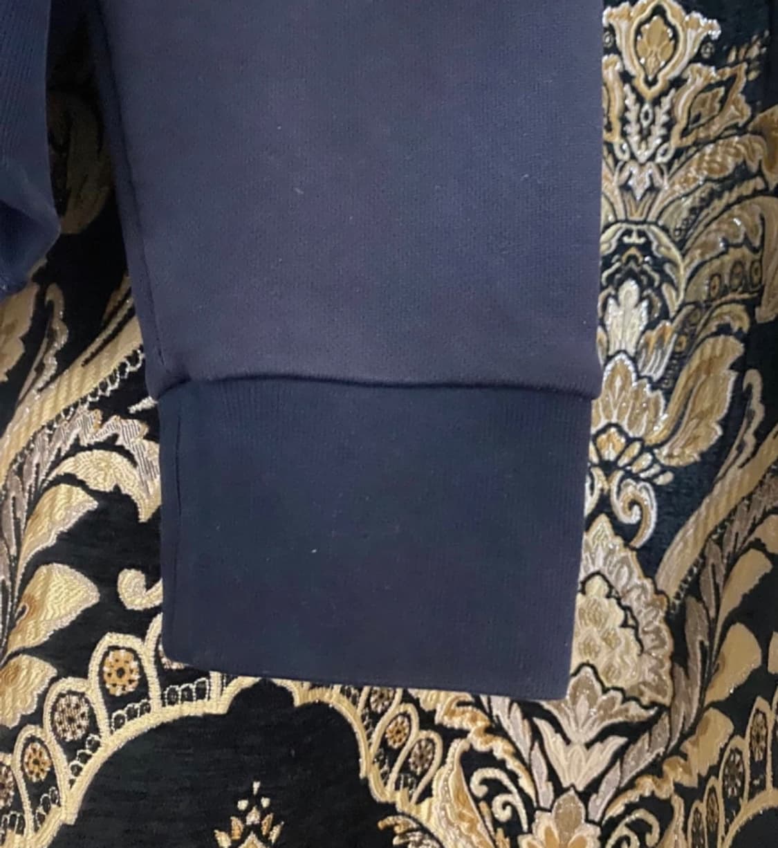 [정품] 몽클레어 감마블루 배색 패치 맨투맨 블랙 S
 상품이미지5