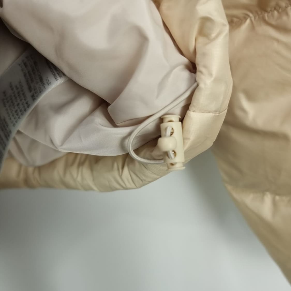 [리바이스] 로고 패치 덕다운 크롭 푸퍼 다운 숏 패딩 M18239 상품이미지7