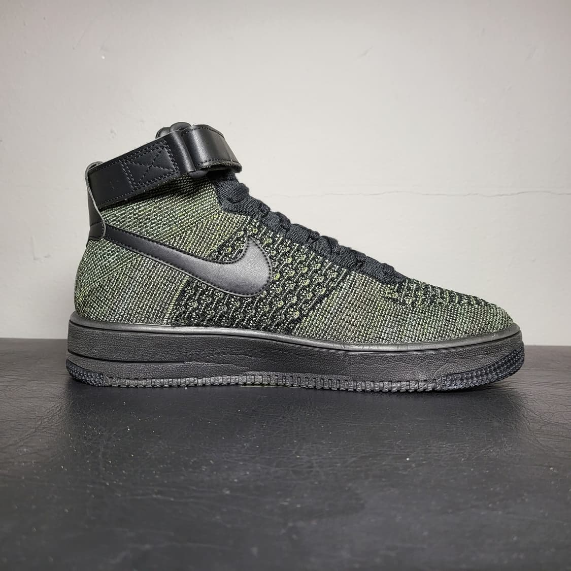 나이키 운동화 280m (조명이 없으면 블랙에 더 가까움) 상품이미지3