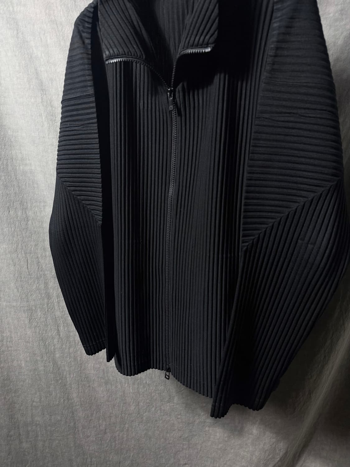 옴므플리세 집업 상품이미지3