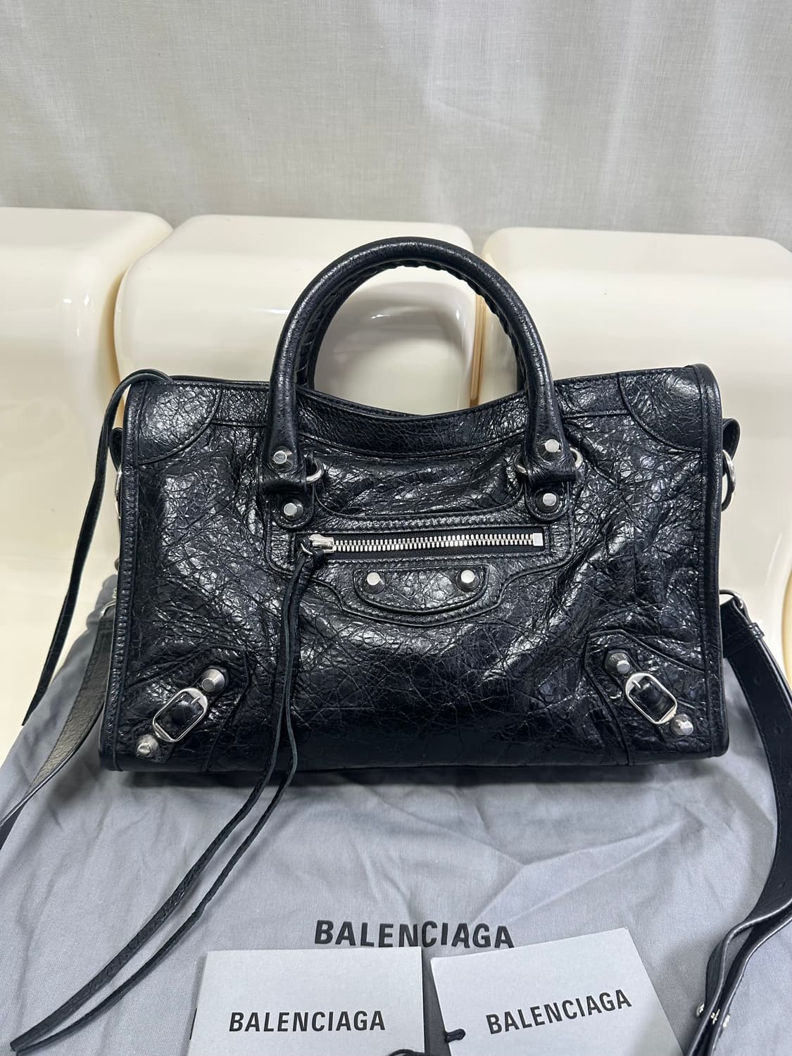 [거의 새상품급] 정품 발렌시아가 르 시티 모터백 스몰 상품이미지4