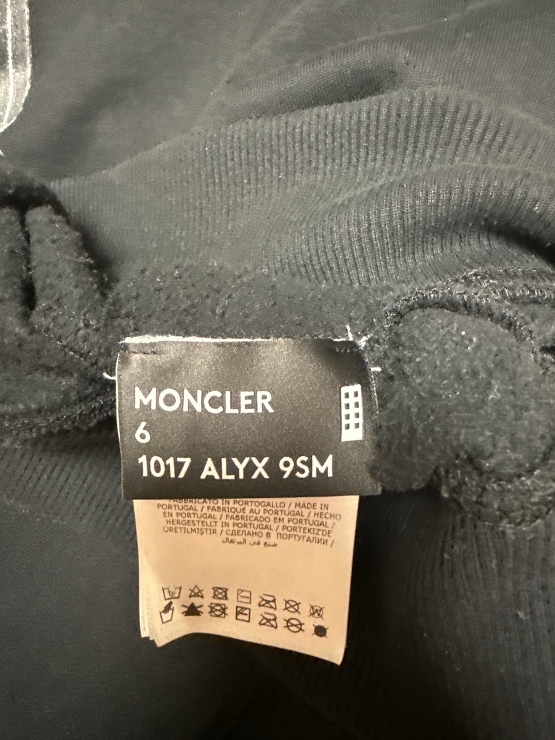 몽클레어 1017 ALYX 9SM 블랙 후드티 상품이미지4