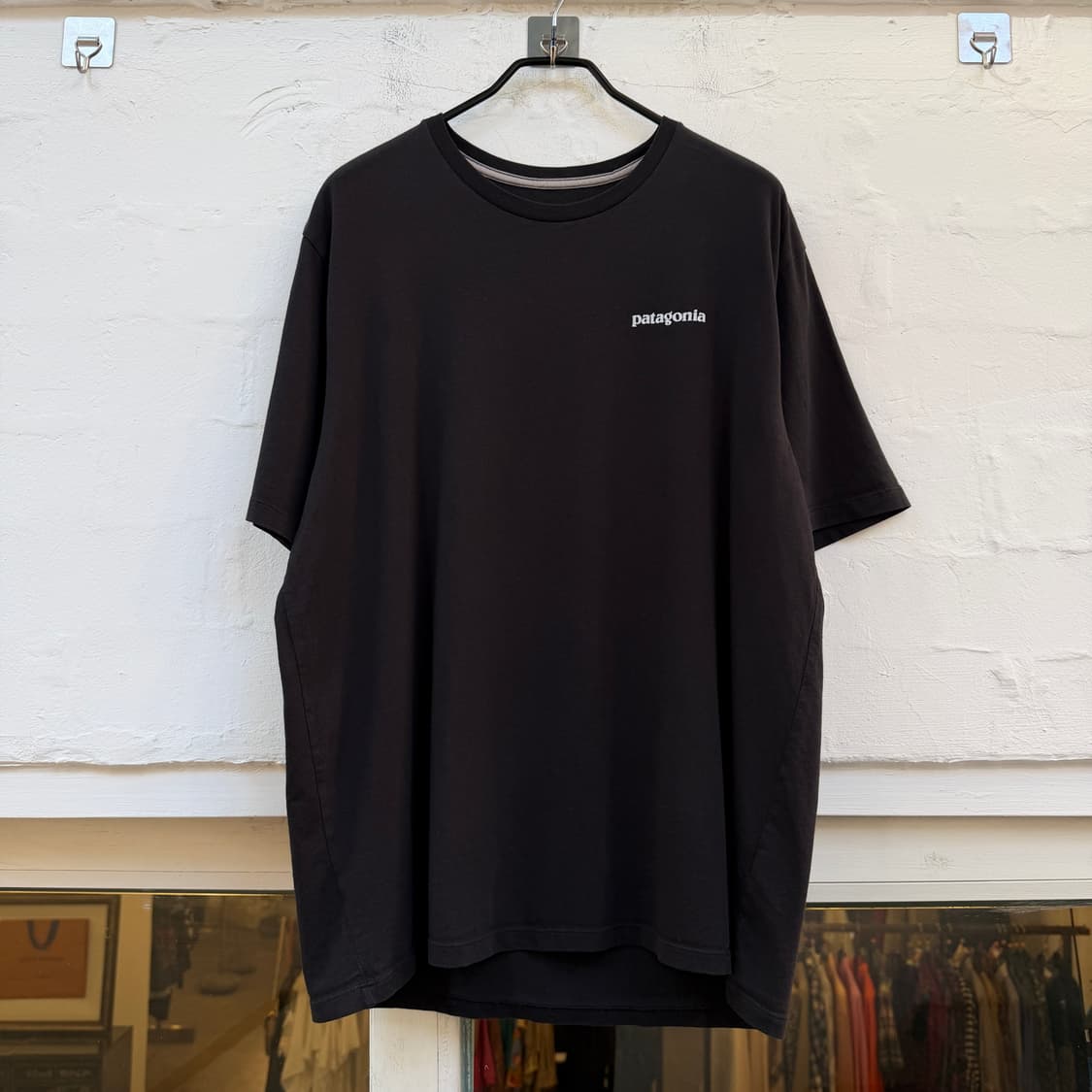 Patagonia 파타고니아 로고 그래픽 블랙 반팔티 M 상품이미지1