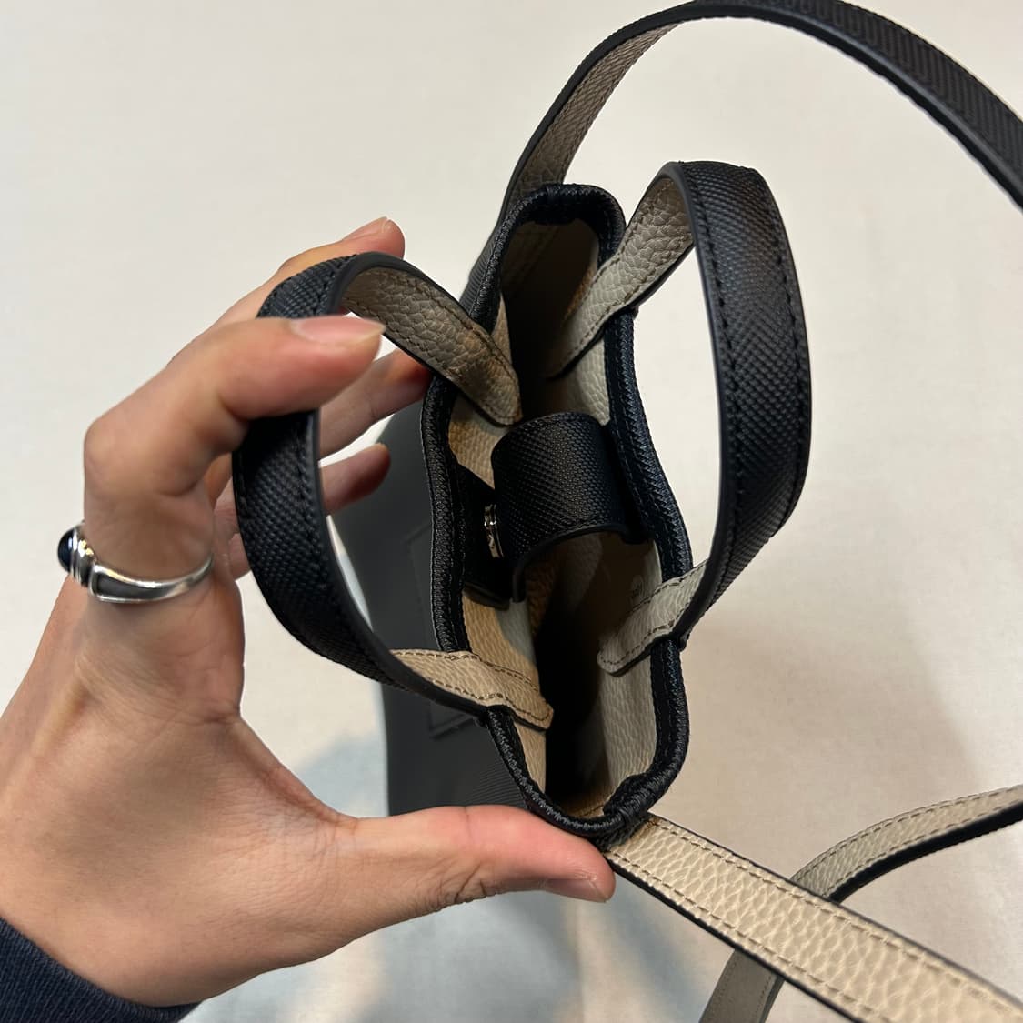 라코스테 블랙 미니 크로스백 상품이미지6