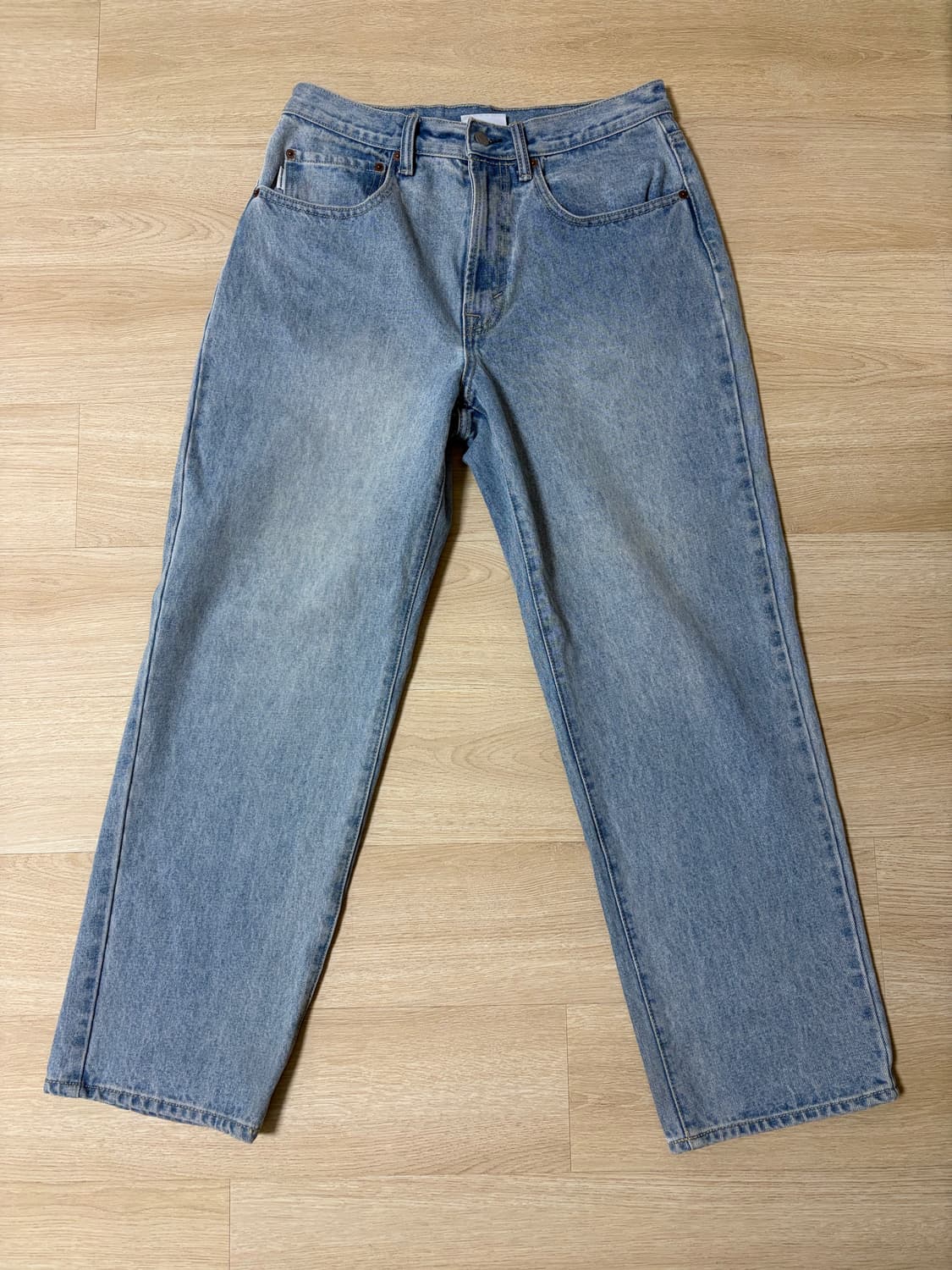 디스이즈네버댓 레귤러진 워시드블루 상품이미지1