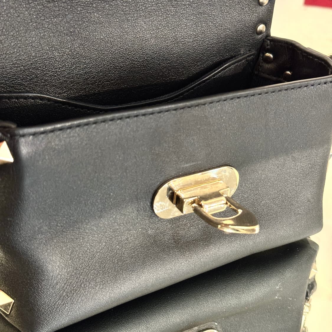 [풀구성] 발렌티노 락스터드 미니 크로스백 상품이미지8