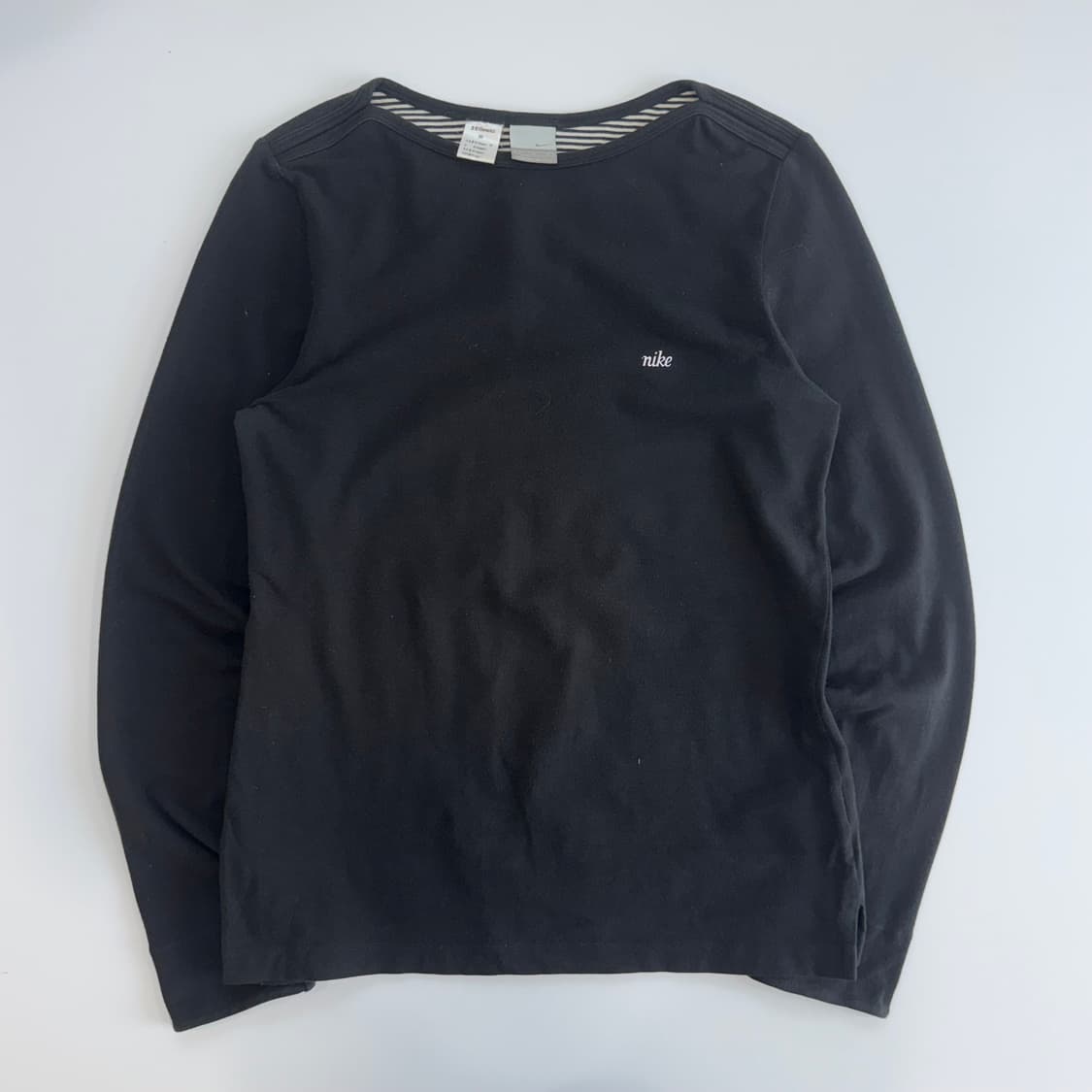 Nike 나이키 스몰로고 블랙 롱슬리브 상품이미지3