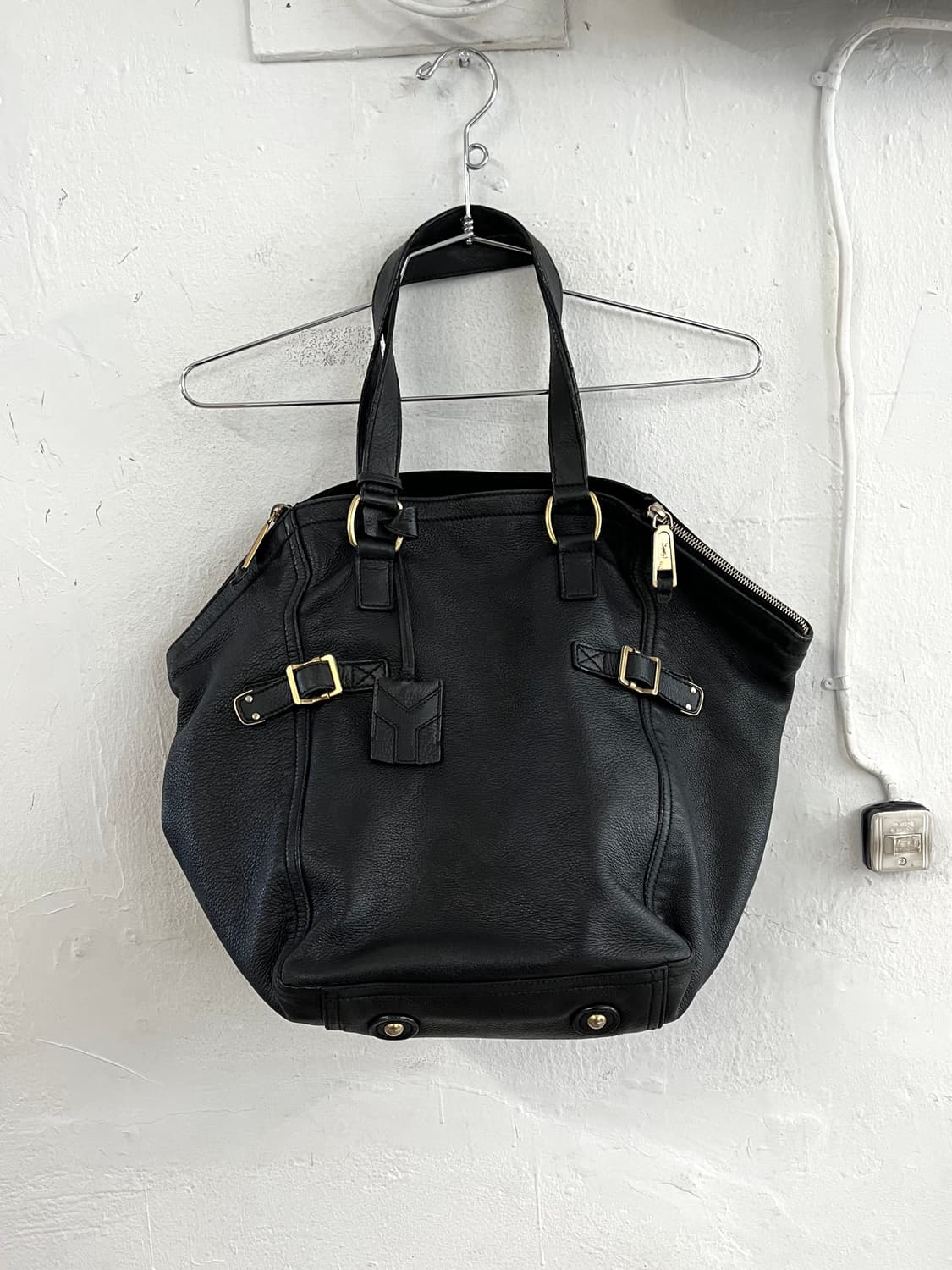 생로랑 레더 다운타운백 상품이미지2