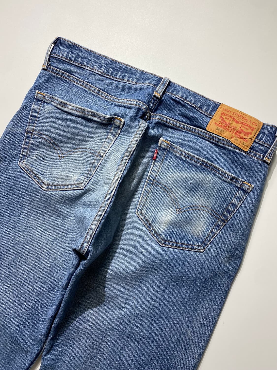 [32-33] Levi's 505 리바이스 레귤러 핏 데님팬츠 상품이미지2
