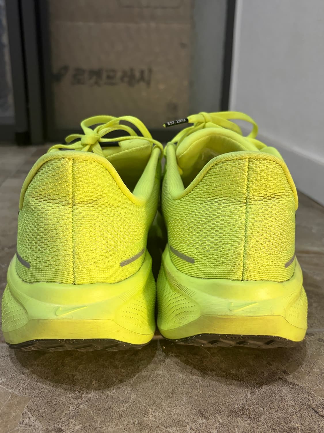 나이키 페가수스41 볼트 285 판매 상품이미지4