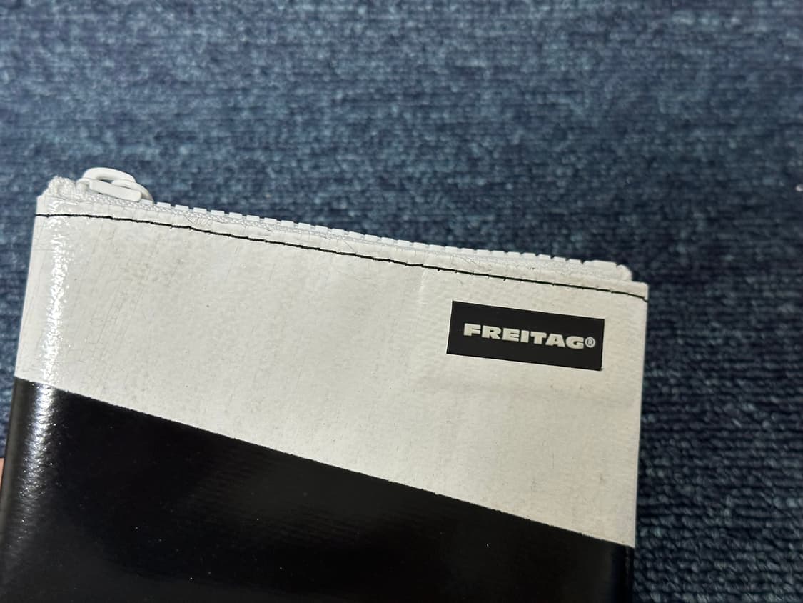 새제품 Freitag 프라이탁 희귀 검흰 블레어 상품이미지2