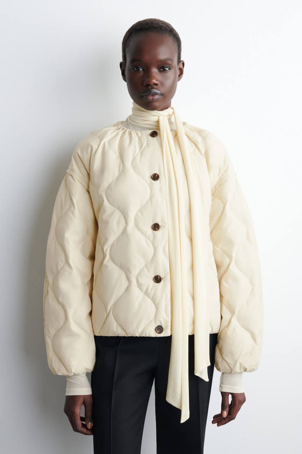 COS 코스 개더드 퀼팅자켓  상품이미지1