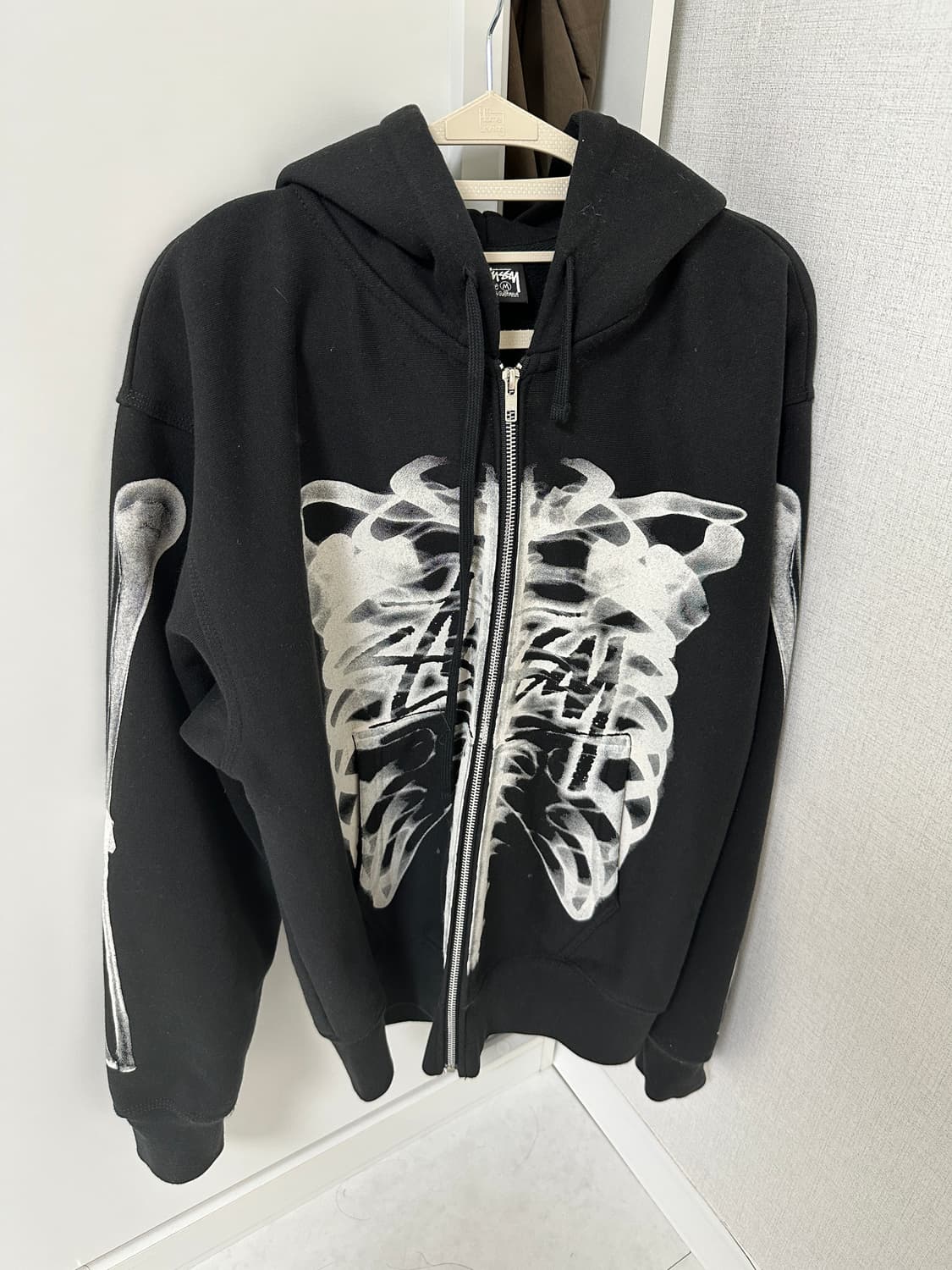 [판매] 스투시 립 케이지 후드 집업 블랙 화이트 M 상품이미지1