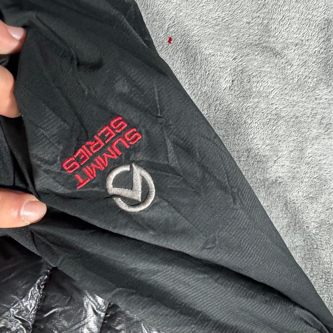 노스페이스 한정판 써밋시리즈 UIAA 유광 경량패딩 상품이미지4