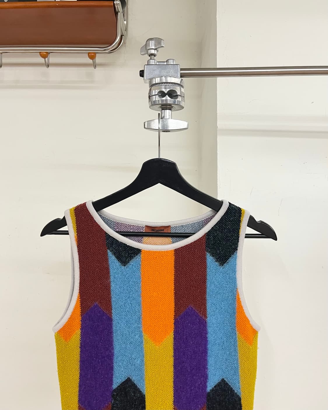 미쏘니 멀티컬러 스트립 니트 베스트 상품이미지2