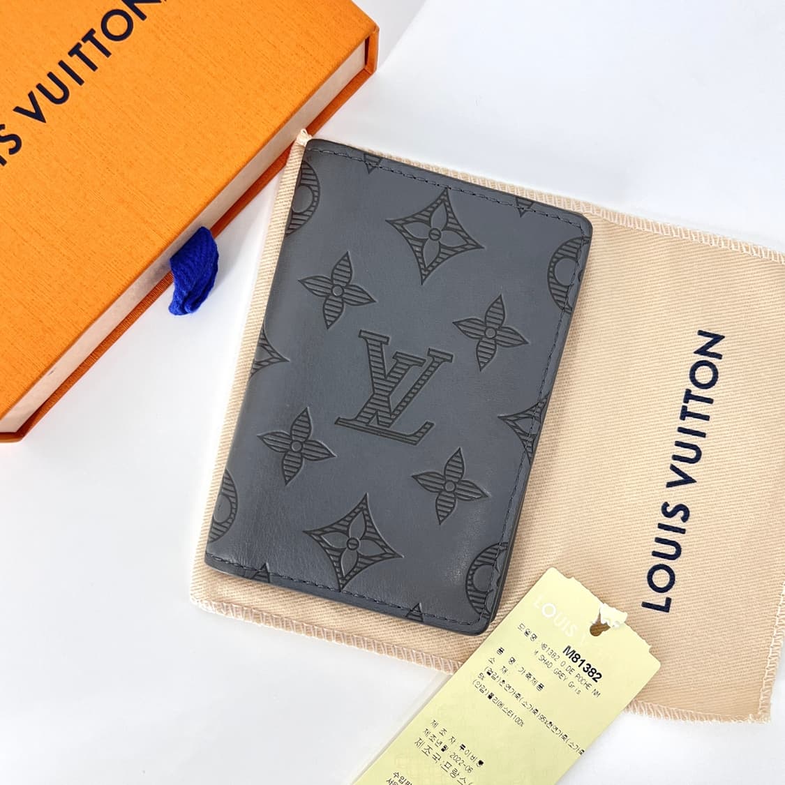 루이비통 모노그램 쉐도우 오거나이저 카드지갑 그레이 (M81382) 상품이미지1