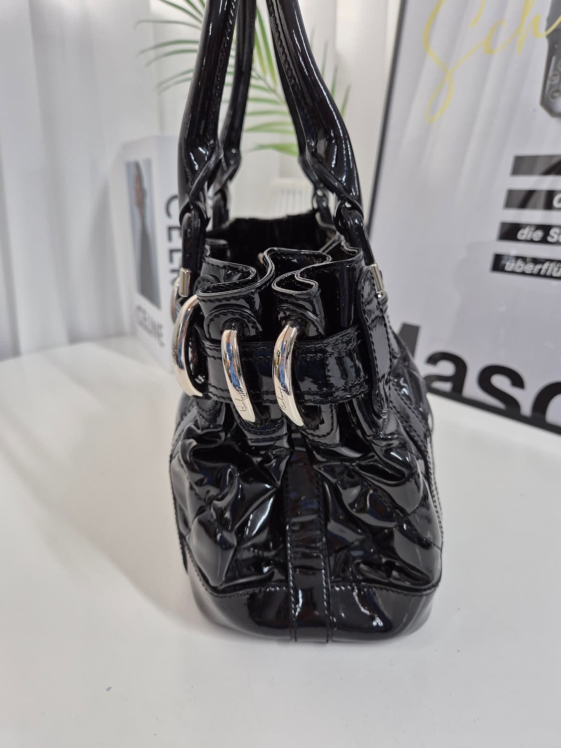 버버리 페이던트 토트백 상품이미지4