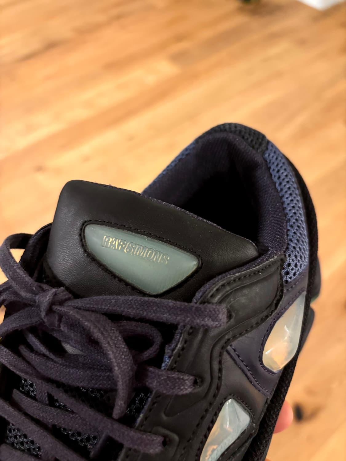 라프시몬스 아디다스 오즈위고2 상품이미지3