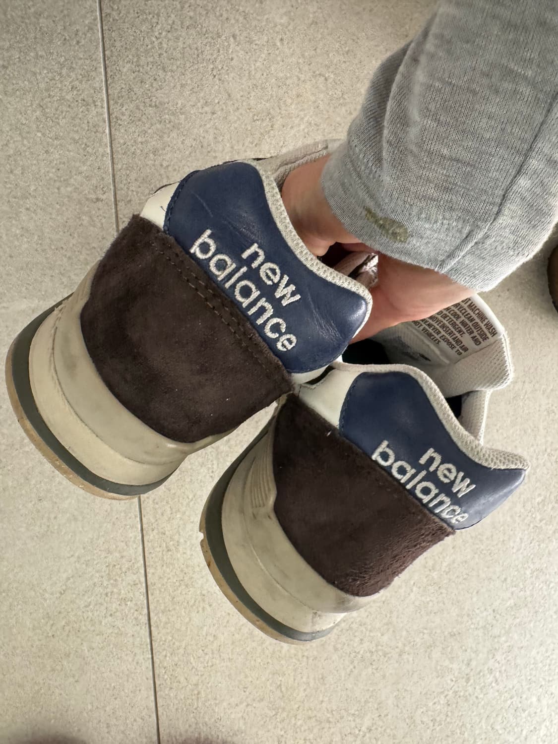 뉴발란스 996 브라운 카키 운동화 사이즈 us10 상품이미지3