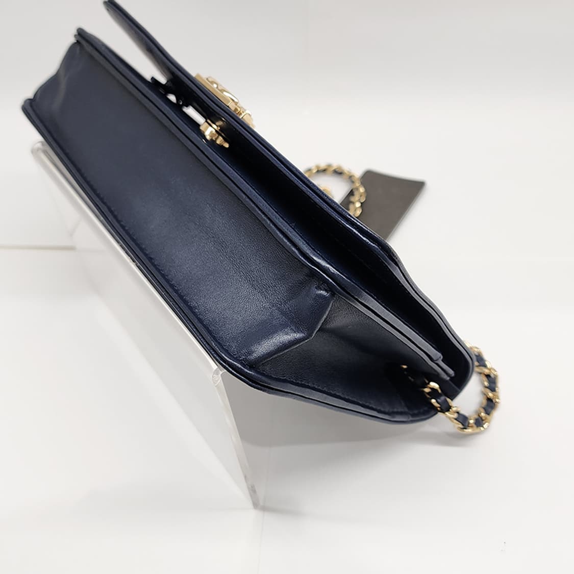 샤넬 네이비 램스킨 금장 보이 WOC 크로스백 A80287 상품이미지5