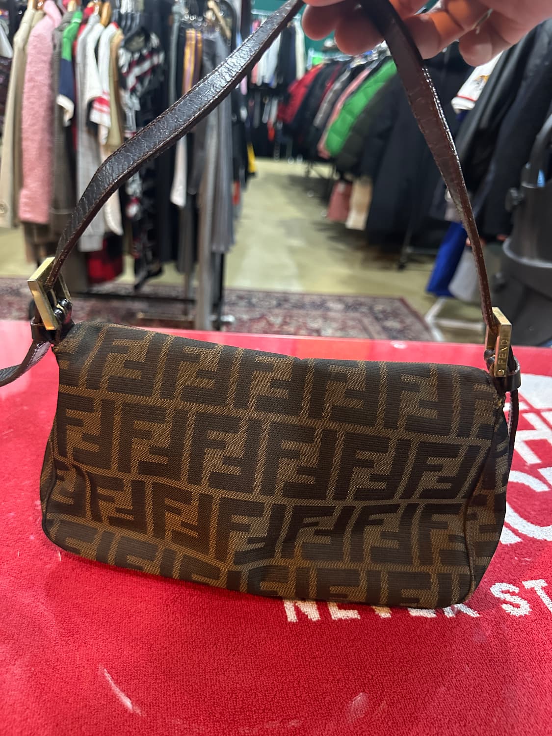 펜디 FF로고 미니 바게트백 상품이미지3