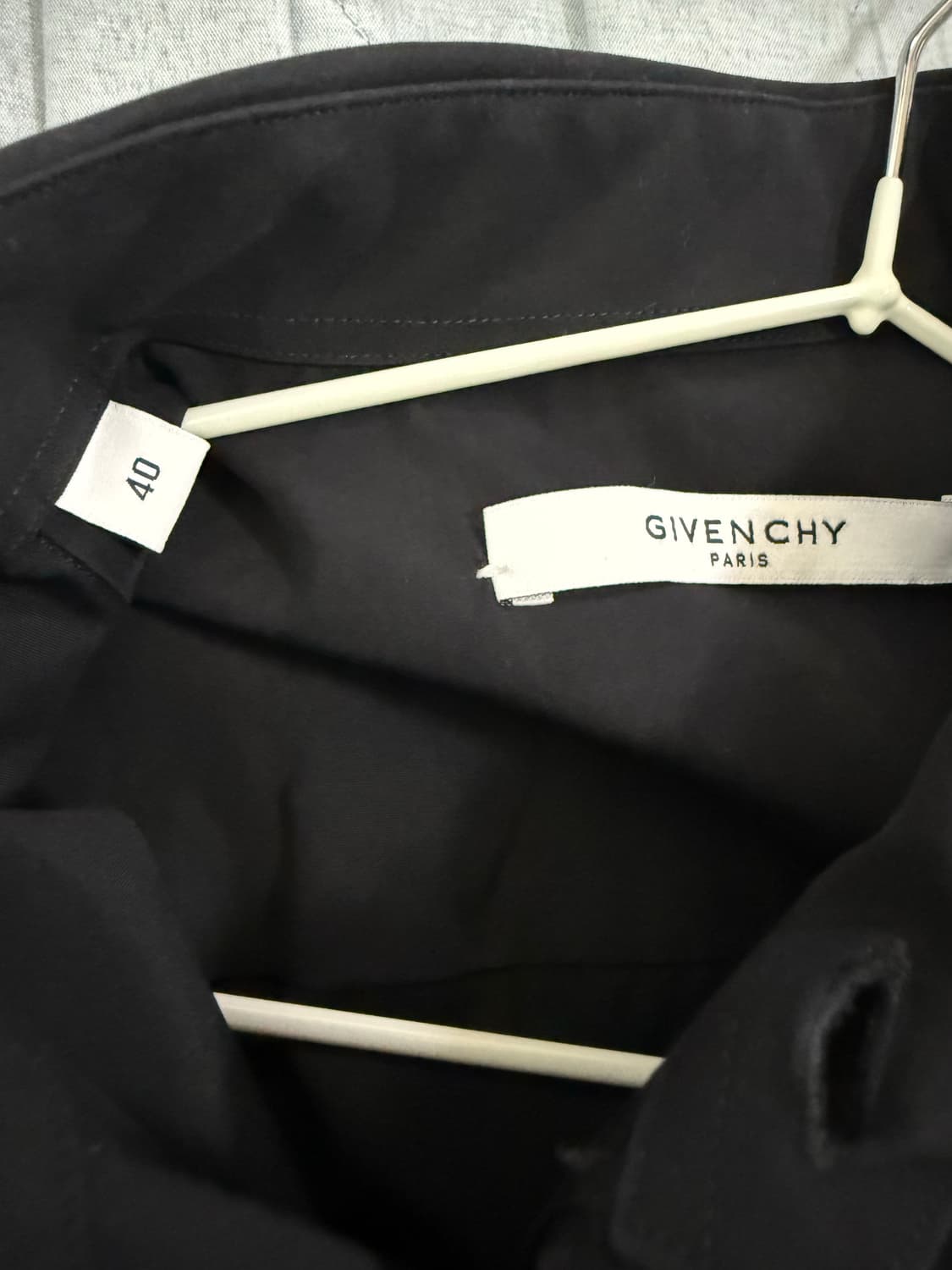 지방시 블랙 셔츠 레드 포인트 상품이미지5