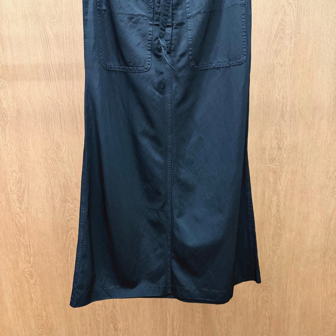 드리스 반 노튼 롱 스커트 이너 스트링 패치 포켓 디테일 블랙 상품이미지5