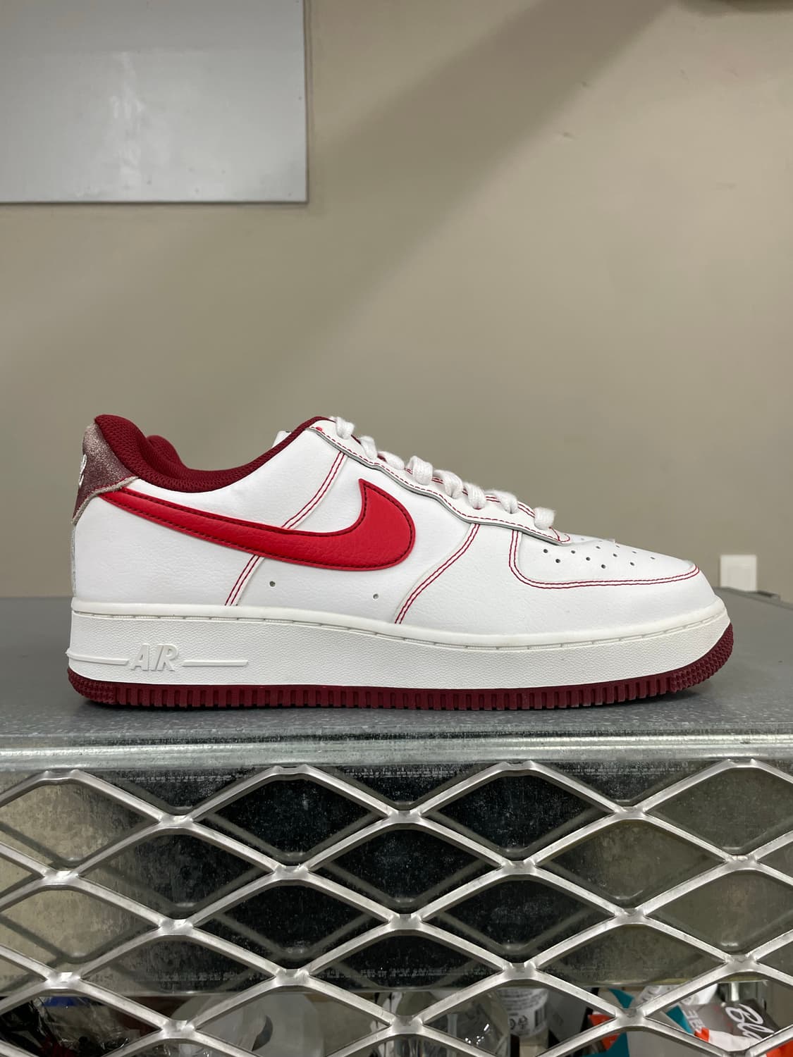 나이키 에어포스1 '07 화이트 팀 레드 265 상품이미지4
