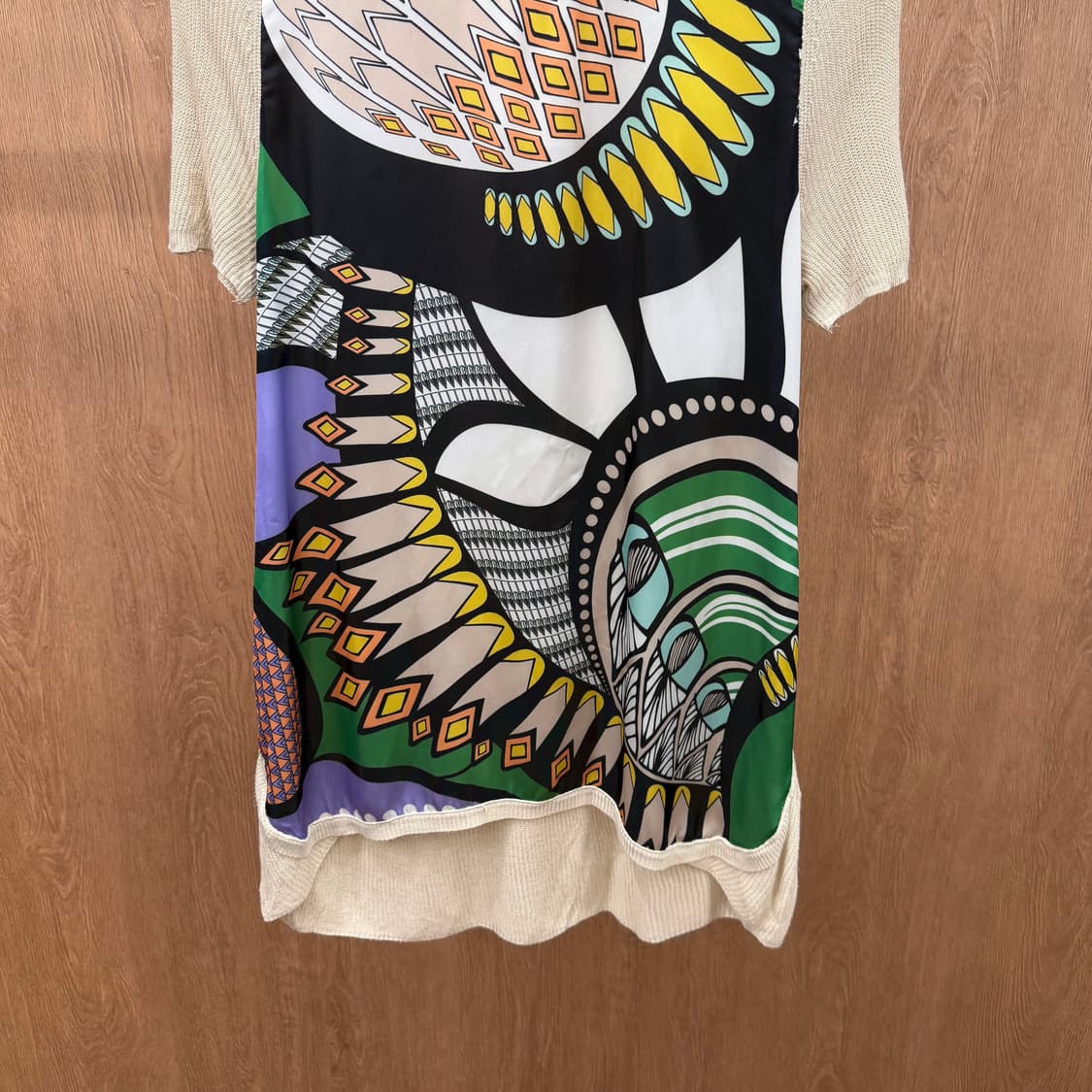 마르니 라운드넥 반팔 니트 프론트 그래픽 아트워크 패턴 디테일 베이지 상품이미지5