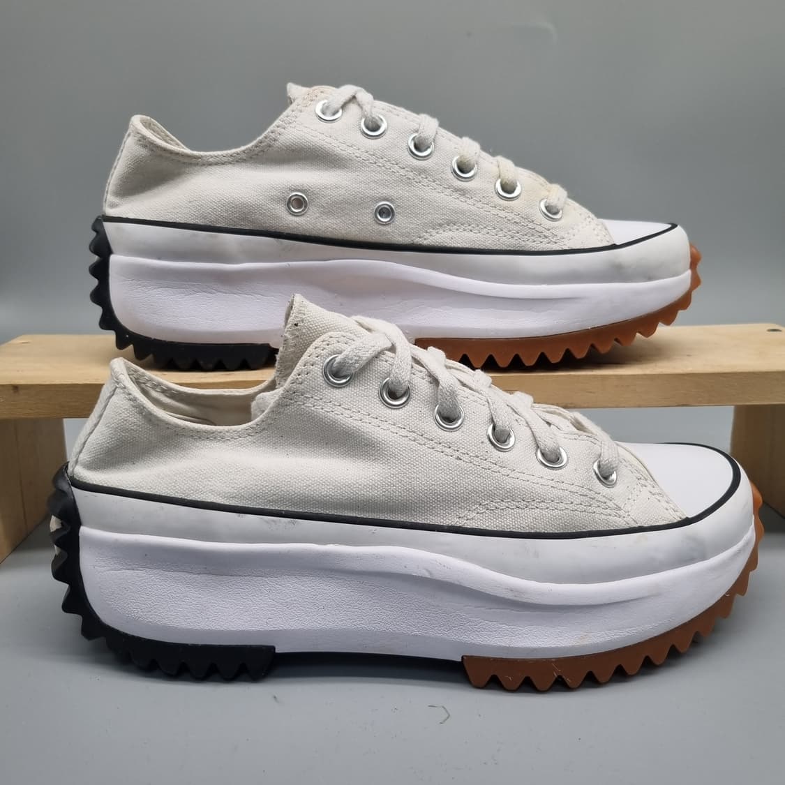 컨버스 런스타 하이크 로우 여성스니커즈240 상품이미지1