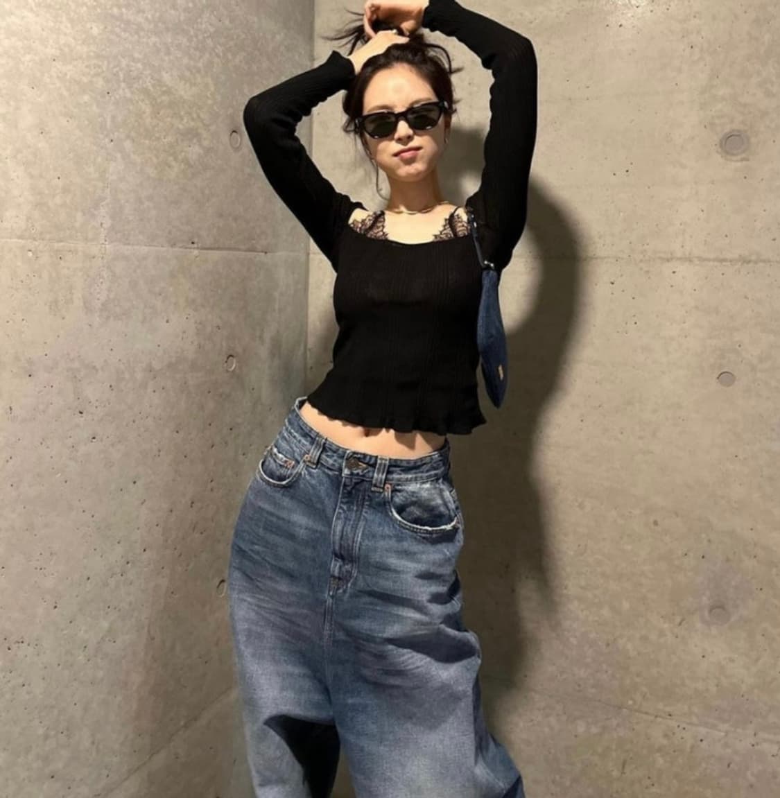 자크뮈스 르 비주 데님 숄더백 (손나은 착용) 상품이미지3