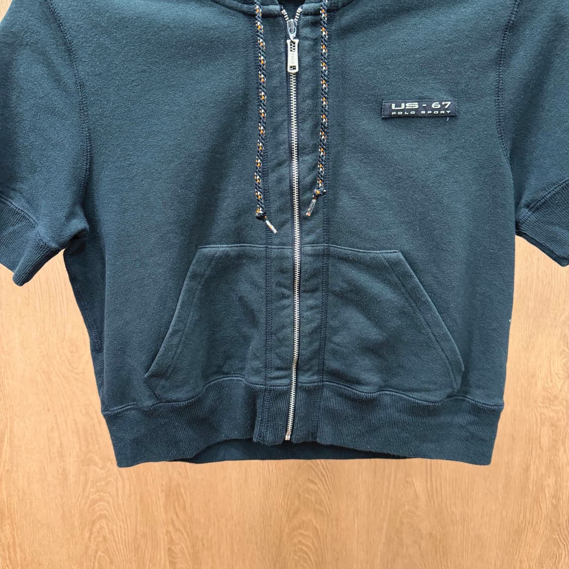 폴로 스포츠 크롭 반팔 후드 집업 로고 패치 후드 스트링 디테일 블랙 상품이미지5