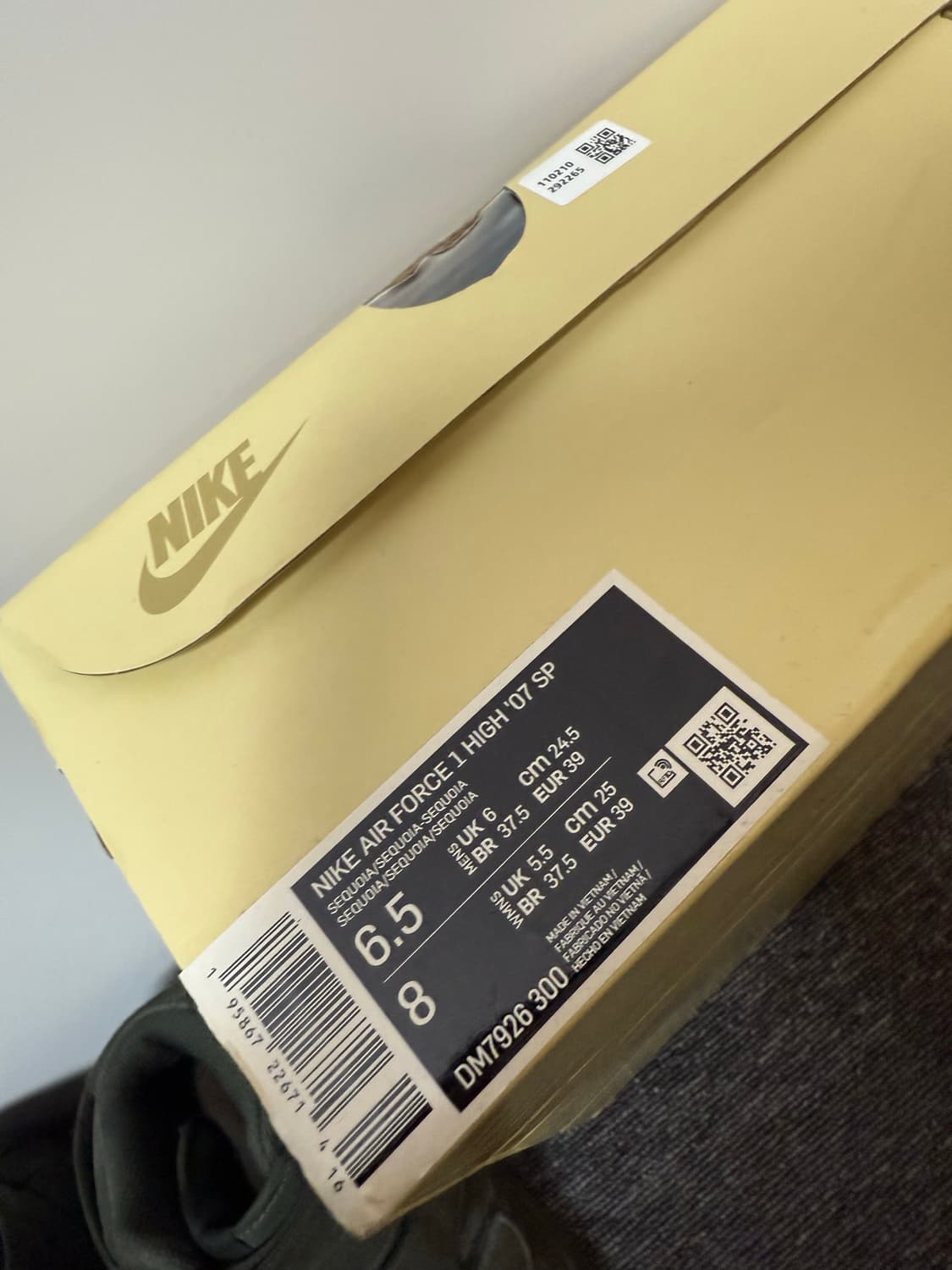 나이키 x 빌리 아일리시 에어포스1 하이 세쿼이아 / 크림 보증서 포함 상품이미지5