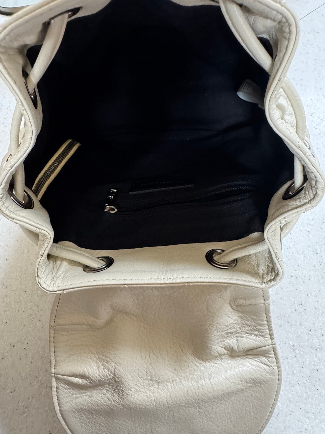 쓰리타임즈 아콘 백팩 아이보리 상품이미지4