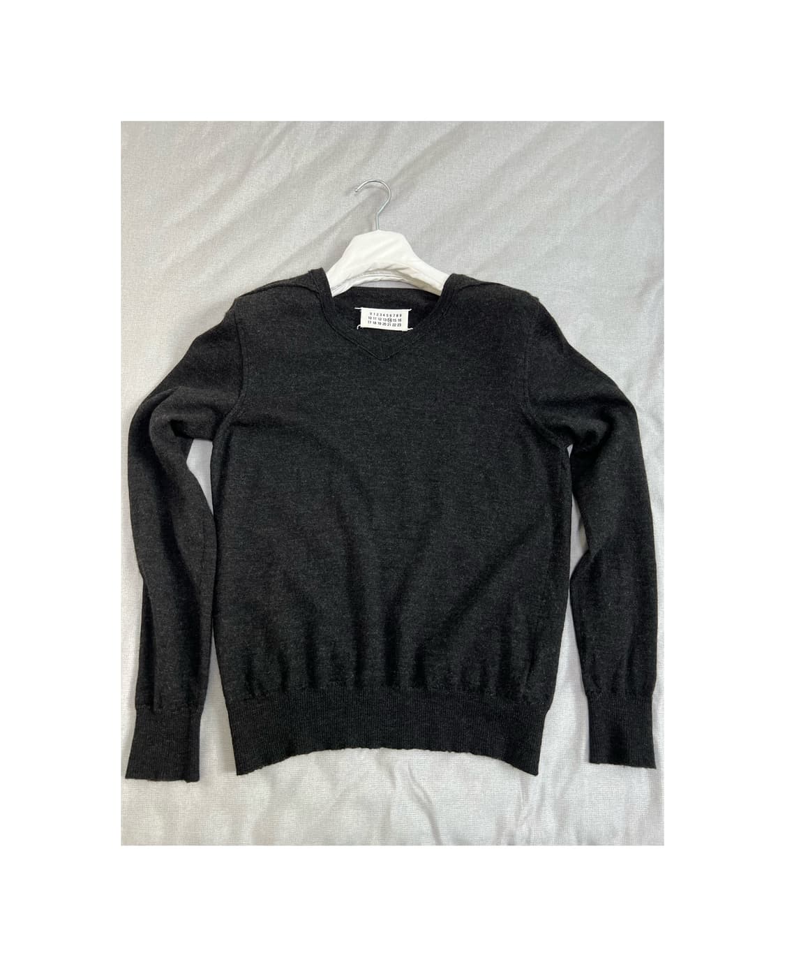 마틴 마르지엘라 브이넥 니트 상품이미지1