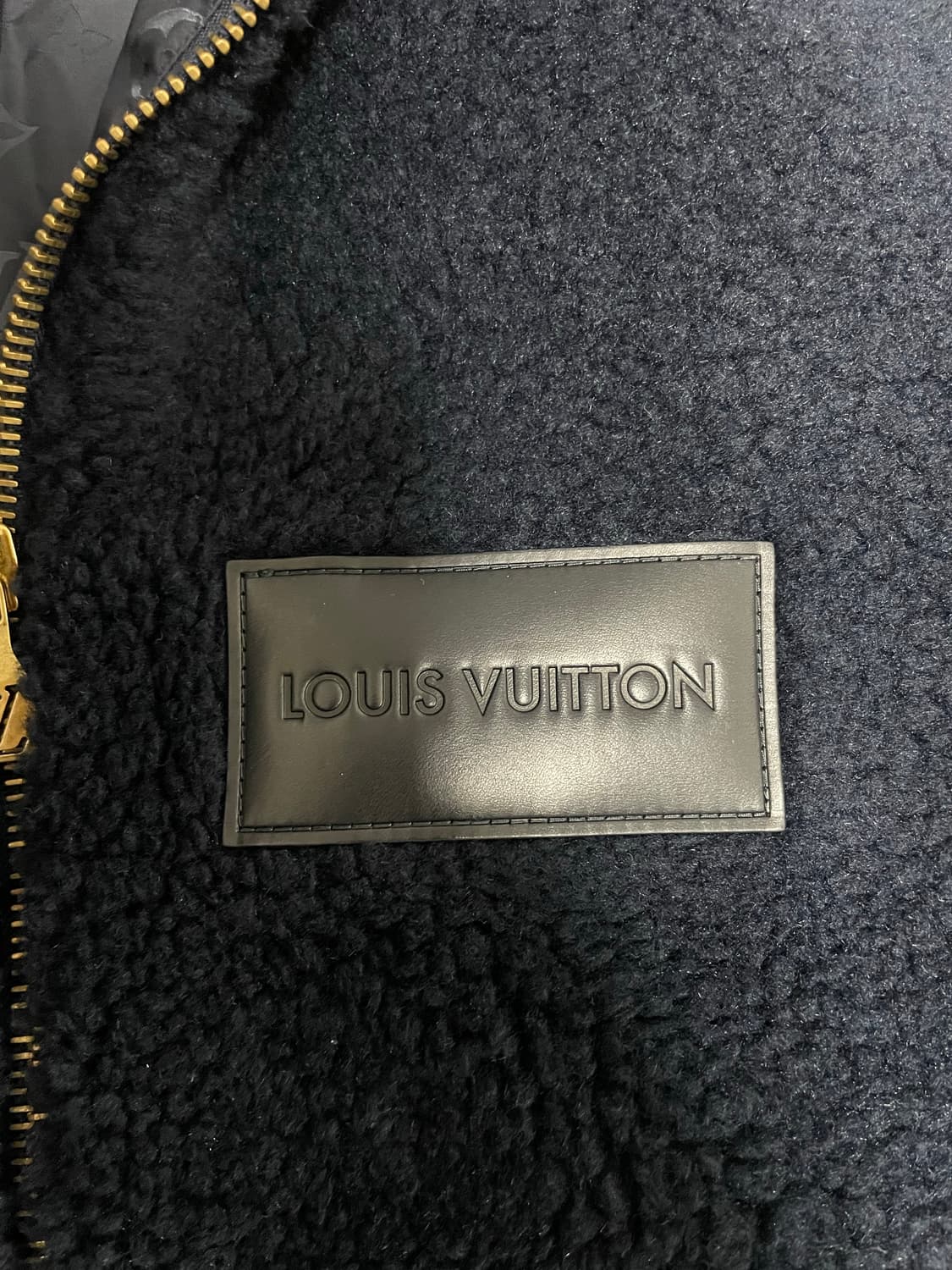 [새상품/S] 25fw 루이비통 레더패치 후리스 플리스 자켓 상품이미지3