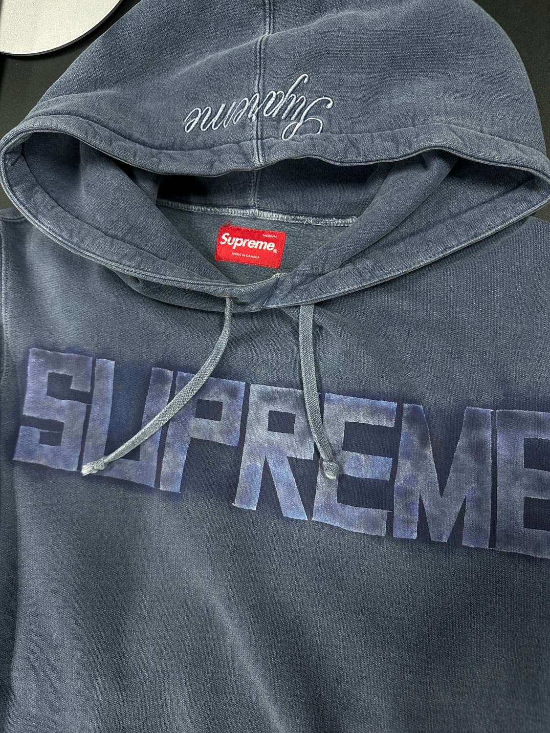 슈프림 엠보스드 아치 로고 후드 네이비 상품이미지6