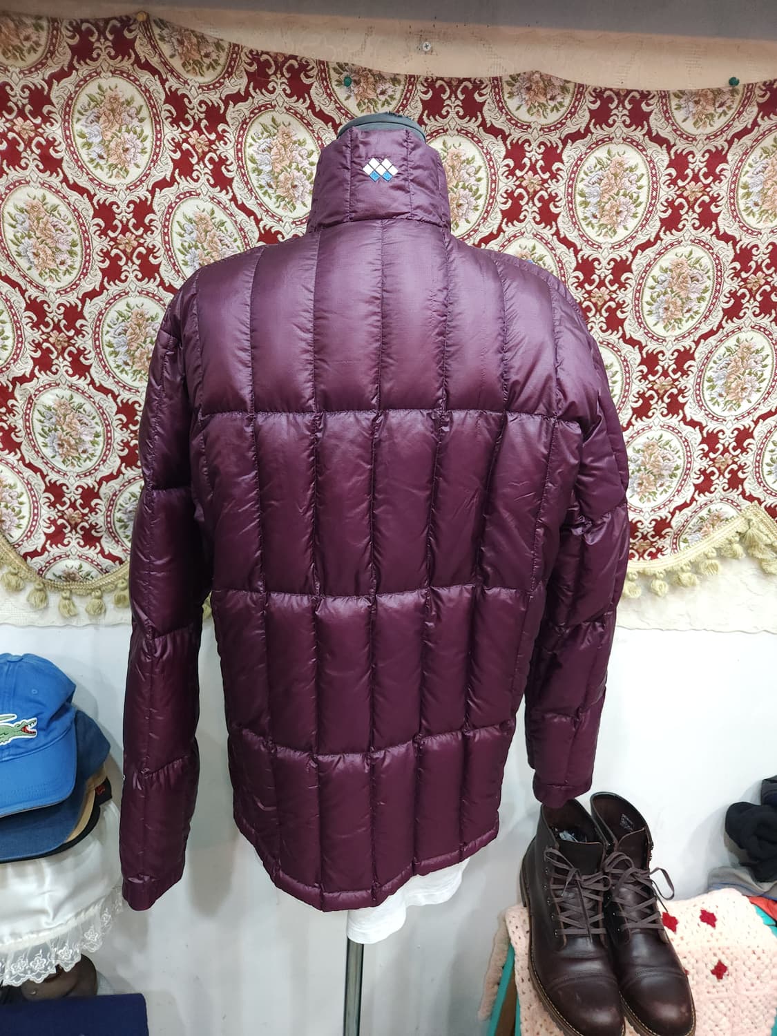 몽벨 1000필 구스 경량 패딩 점퍼
​
 상품이미지8