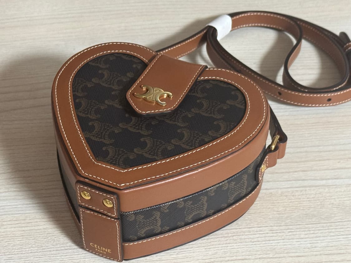 CELINE 셀린느 트리옹프 하트 탬버린백 하트백 상품이미지5