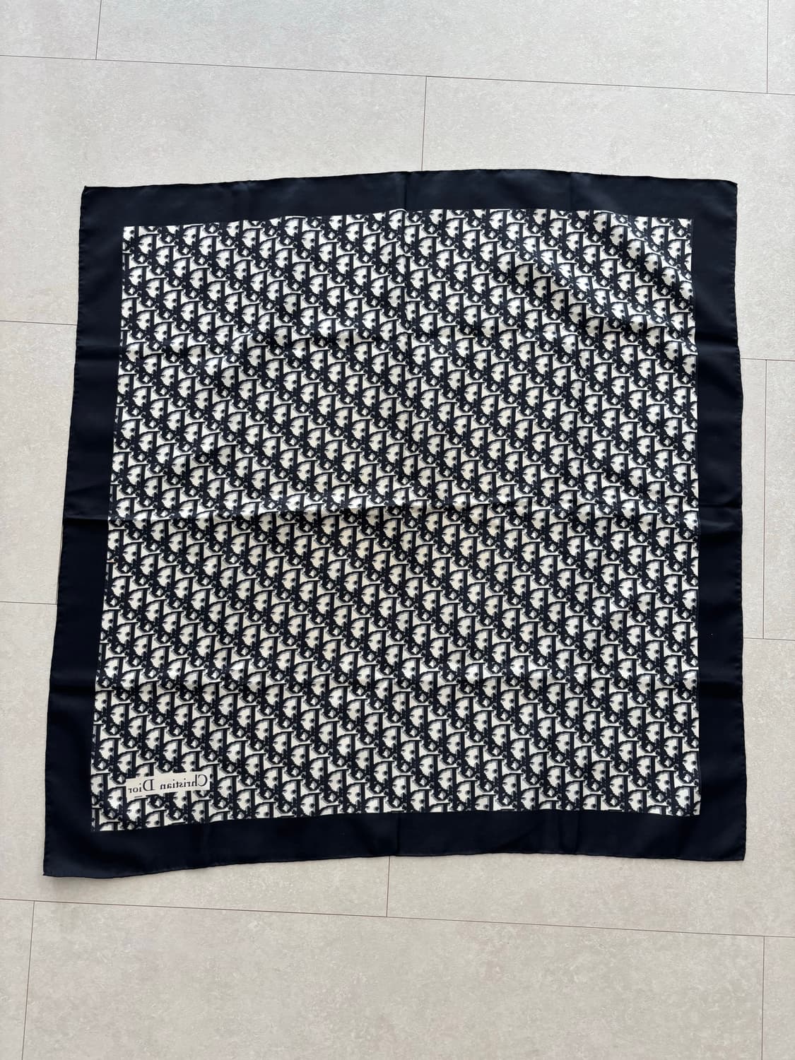 디올 오블리크 실크 스카프 블랙 정품 상품이미지2
