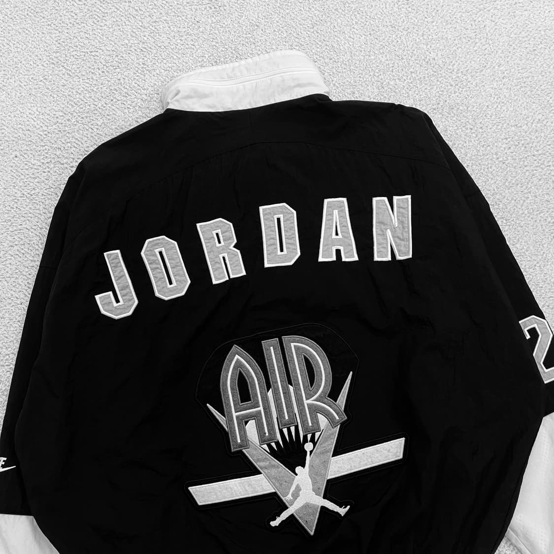 나이키 조던 레거시 플라이트 바람막이 자켓 블랙 화이트 상품이미지3