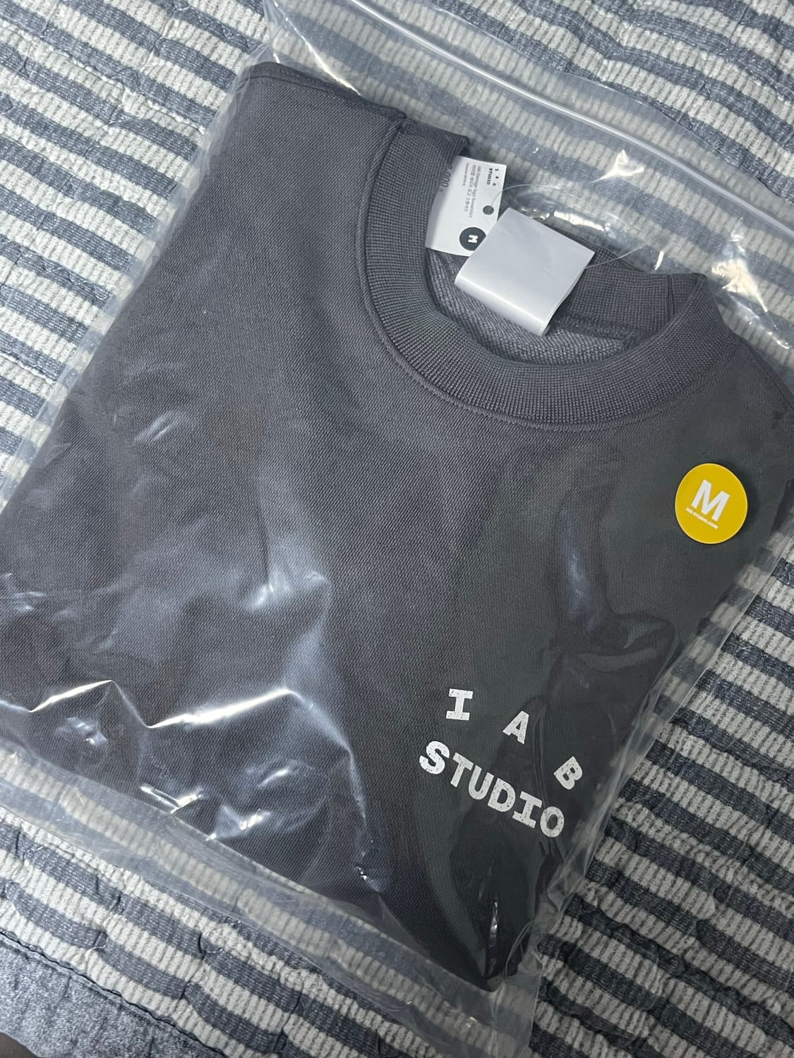 아이앱 스튜디오 맨투맨 그레이 상품이미지1