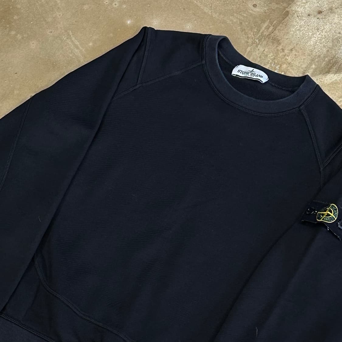 10 스톤아일랜드 여성용 블랙 맨투맨 상품이미지1