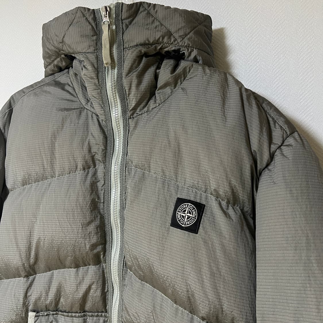 스톤아일랜드 19fw 나일론 메탈 립스탑 패딩 L 상품이미지2