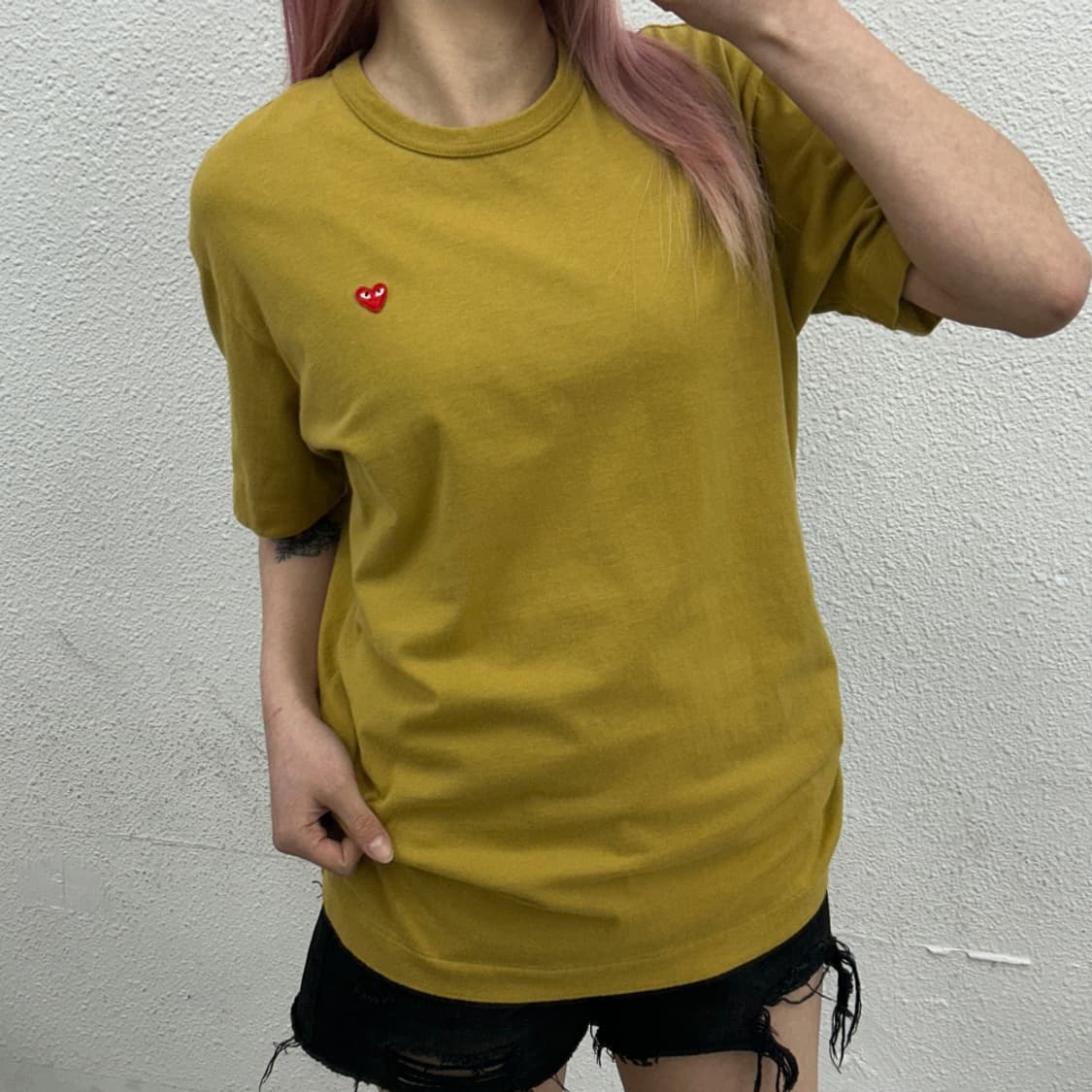 꼼데가르송 미니 하트와펜 머스타드 반팔 XL 상품이미지1