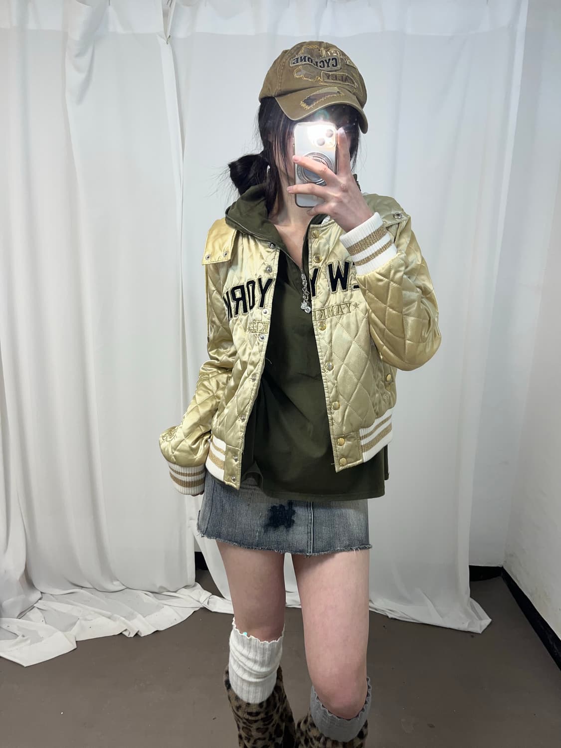 MLB 양키즈 00‘s 골드 퀄팅 점퍼 상품이미지1