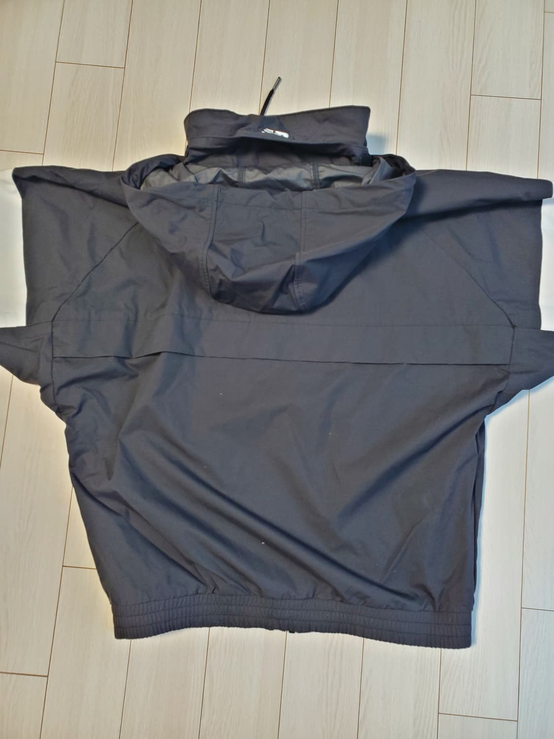 새상품급)뉴발란스 컬러블록 웜업 우븐 바람막이 자켓 사이즈95(m)

스 상품이미지10