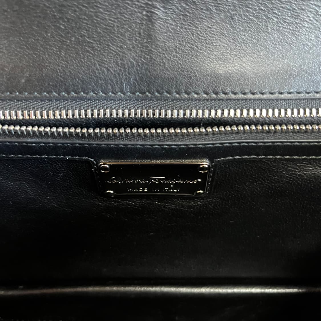 페레가모 바라보우 페이던트 크로스백 상품이미지7