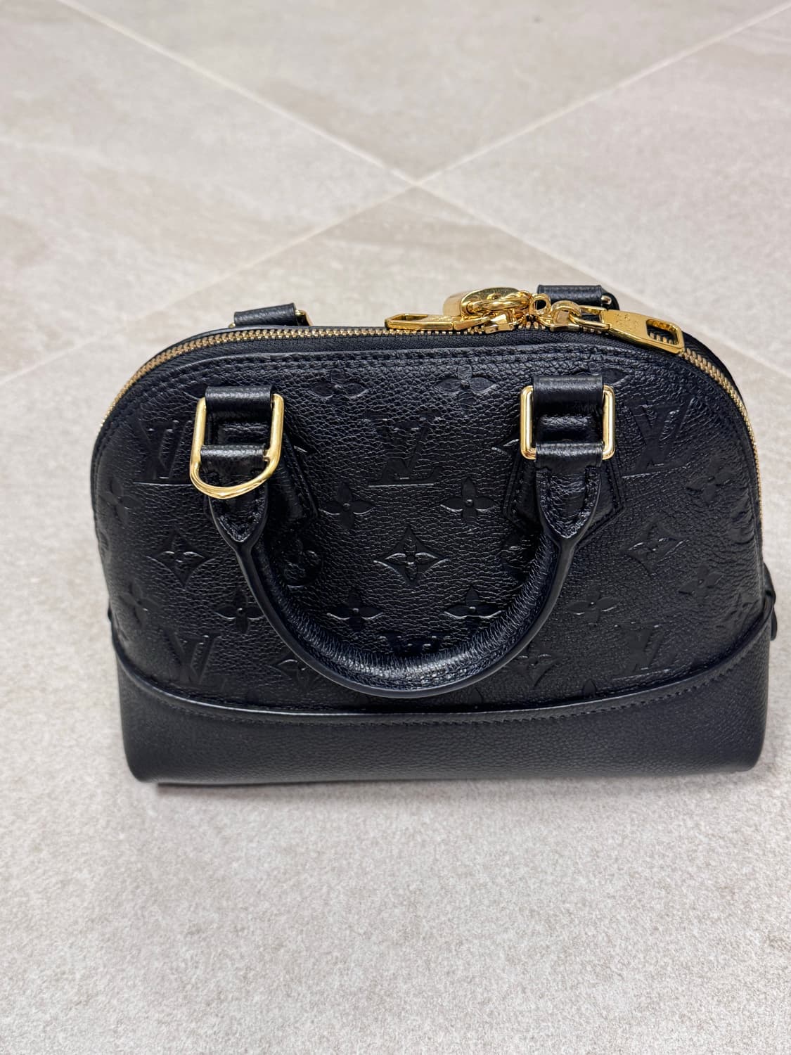 루이비통 알마bb 앙프렝뜨 블랙 상품이미지2