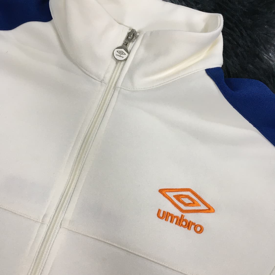 투티/A9 umbro 집업 스웻셔츠 자켓 바람막이 자수로고 상품이미지3